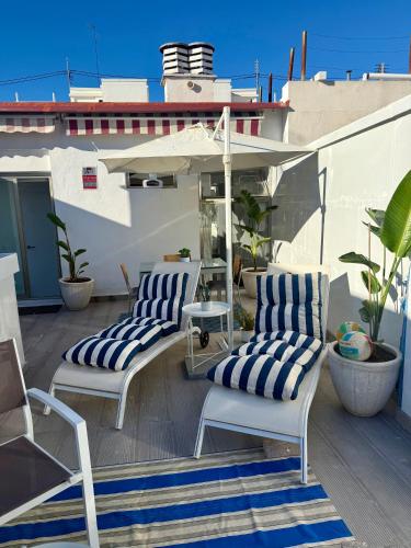 Habitación privada con Baño en un moderno y céntrico Atico en Ciutat Vella