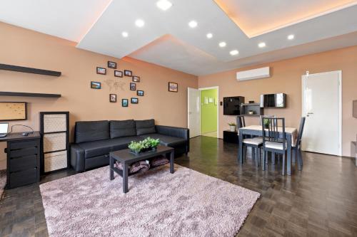 Colorful Home at the Foot of Buda Castle - Ponty16