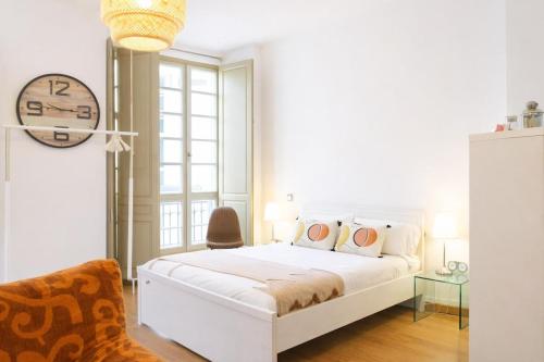 Modern Apt I AC I Calle Alamos I 1 min to Plaza Merced