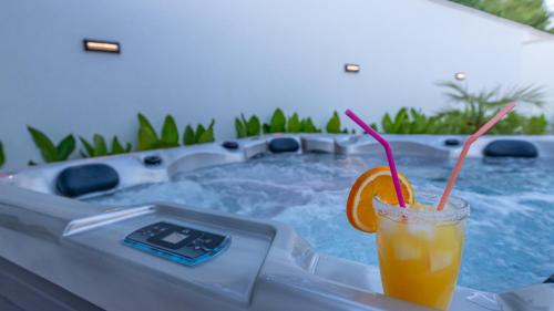 Luxury Villa Sun View with heated pool
