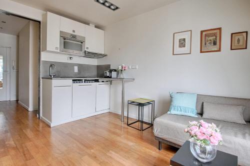 Marais, Seine 1BR AC by Melvane