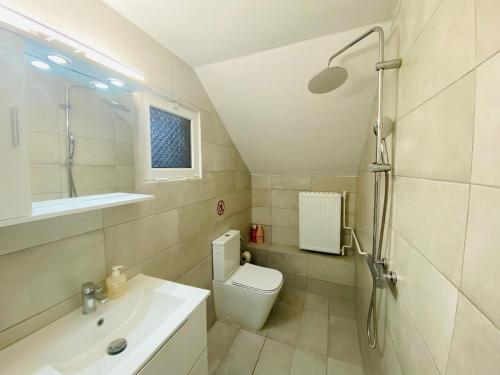 Garden Retreat Cozy Home 20 min Airport