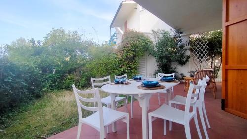 Gallery image of BELLISSIMO TRILOCALE CON GIARDINO E 2 BAGNI cod 507 in Marcelli