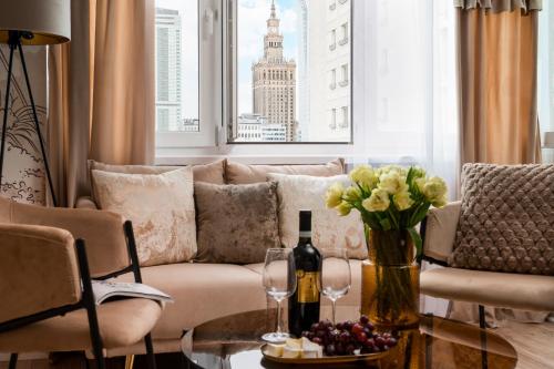 Sip wine with Palace of Culture Views, Central Station steps away, AC & balcony