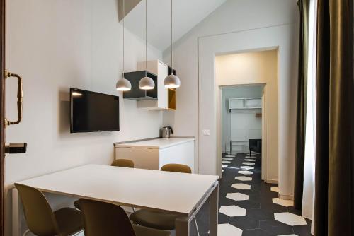 Honey Mdr Apartments Collection