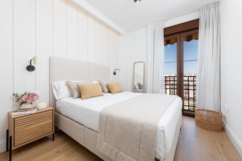 Rosaleda II & private terrace by ELE Apartments
