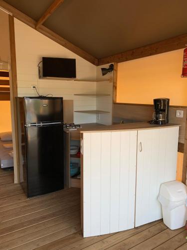 Kuhinja oz. manjša kuhinja v nastanitvi Camping Capfun La Bretèche
