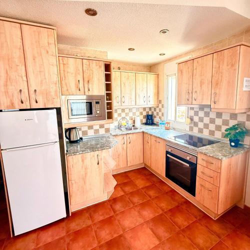 Benalbeach Apartment with Magnificent Sea View