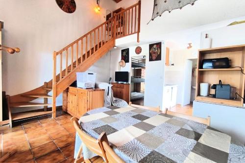 House 2 bedrooms with garden near beach