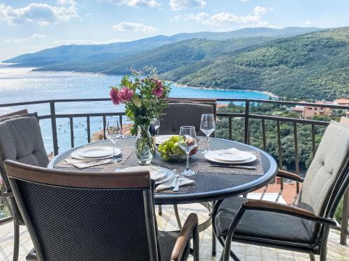 Apartment Panoramic sea view by Interhome