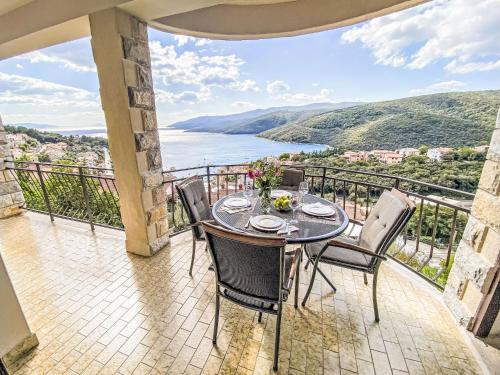 Apartment Panoramic sea view by Interhome