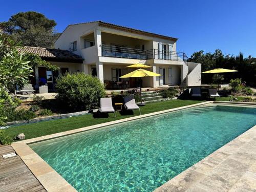 Villa de Luxe Rénovée avec Piscine, 4 Chambres, à 5 Minutes de la Plage - FR-1-726-25