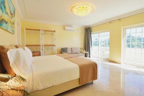 MBird 19 Estoril Penthouse 501