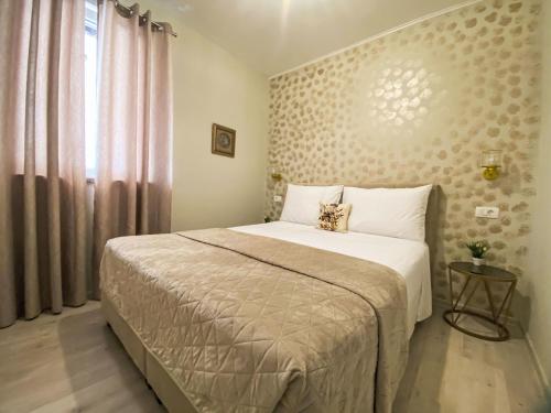 Apartment Partial sea & city view by Interhome