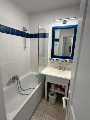 Charmant appartement T2 en rez de jardin terrasse face mer 4 personnes