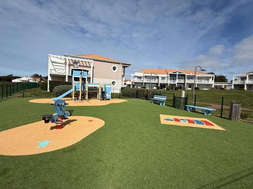 Charmant appartement T2 en rez de jardin terrasse face mer 4 personnes