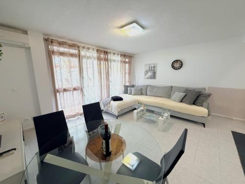 Evans Realty CG 2 Linea Playa Centro Boliches