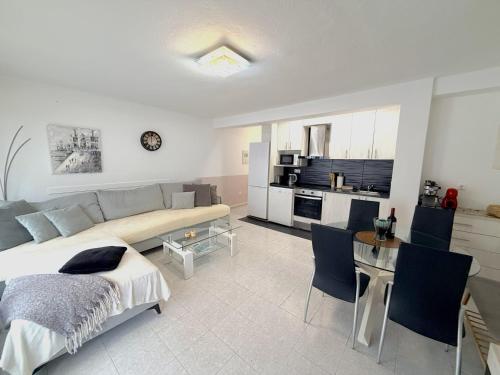Evans Realty CG 2 Linea Playa Centro Boliches