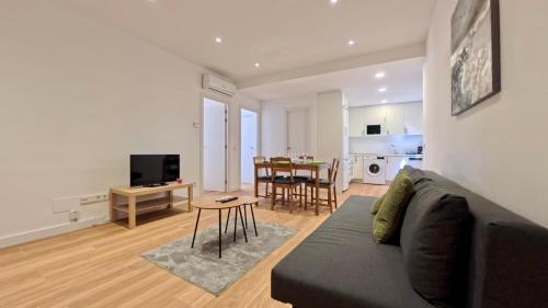 Modern Designer Apartment near Madrid Center