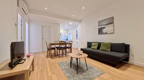 Modern Designer Apartment near Madrid Center