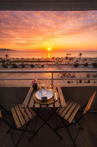 Holidays Beachfront Terrace & Sea Views