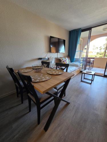 Appartement à coté de la mer et avec parking