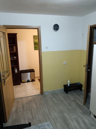 Studio Apartman *** Mara