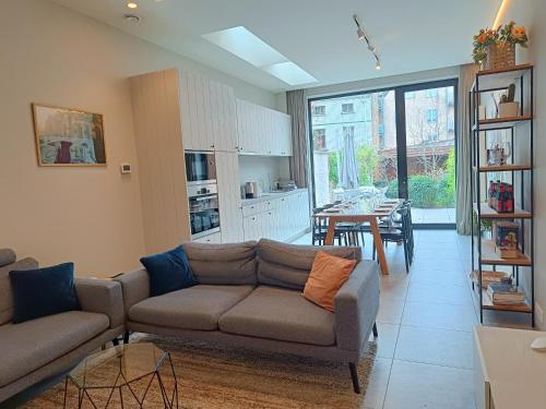 Foto Blossom & Bloom - 3BR House with Garden near Centre