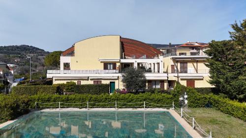S361 - Sirolo, bilocale in residence con piscina