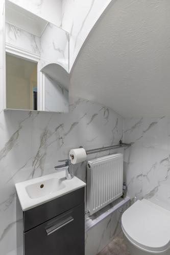 Central Brighton 4BR Home Walk to Station&Seafront photo 43