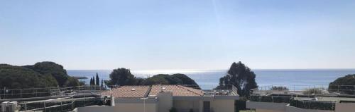 Apt With Pool Magnificent Sea View 80m To Beach