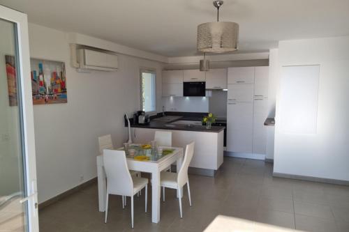 Apt With Pool Magnificent Sea View 80m To Beach