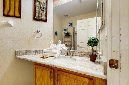 Home in gated community w/private heated pool, air hockey, tennis, clubhouse photo 21
