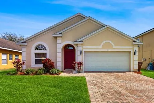 Home in gated community w/private heated pool, air hockey, tennis, clubhouse photo 1