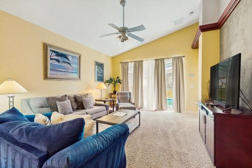Home in gated community w/private heated pool, air hockey, tennis, clubhouse photo 3