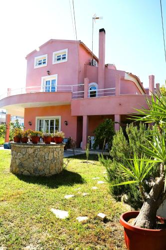 Foto Private Villa AKOBARA, 2km from city center 1