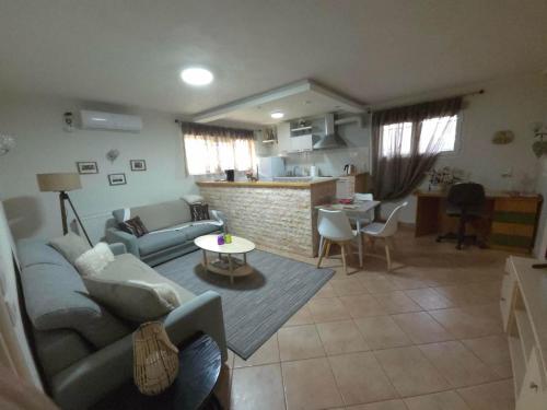 GAIA HOUSE-Trikala