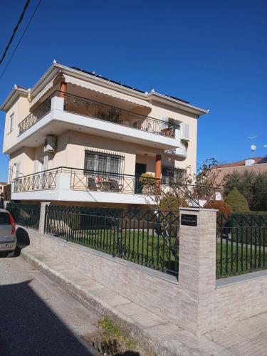 GAIA HOUSE-Trikala