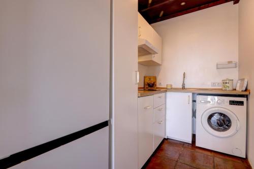 Authentic apartment with pool and sea view