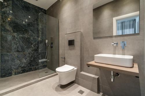 Elegant Loft Kypseli 2BR 2BA