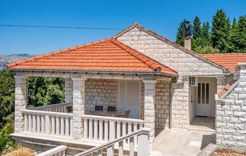 2 Bedroom Nice Home In Zrnovo