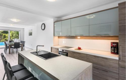 Gorgeous Home In Pula