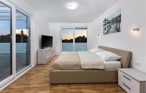 Gorgeous Home In Pula