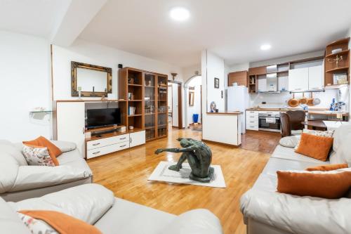 We Love Tirana 2Br Apartment Blloku