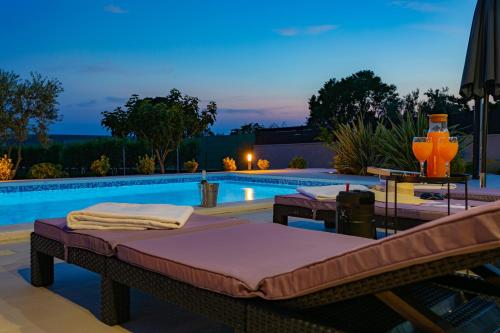 Family friendly house with a swimming pool Gornje Rastane, Biograd - 25451