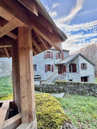 Maison au coeur de la forêt dans le Sidobre - GR36