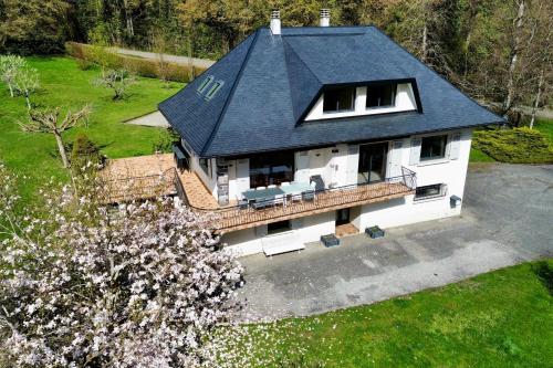 Beautiful villa on the slopes of Lake Aiguebelette!