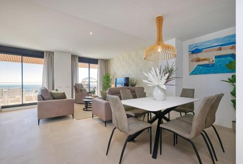 Modern 3-bedroom with sea views and picture worthy sunsets