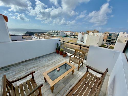 Casa Patrizia a Modern Ocean View Surf & Beaches Walk in ElCotillo