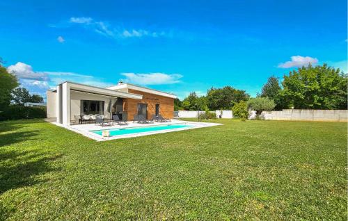 Gorgeous Home In Zminj